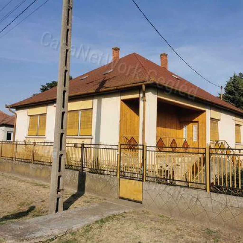 For sale house, Farmos