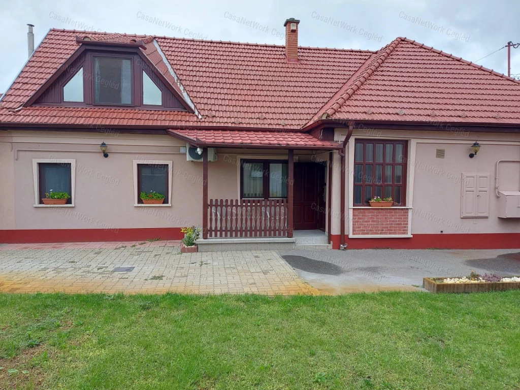 For sale house, Cegléd