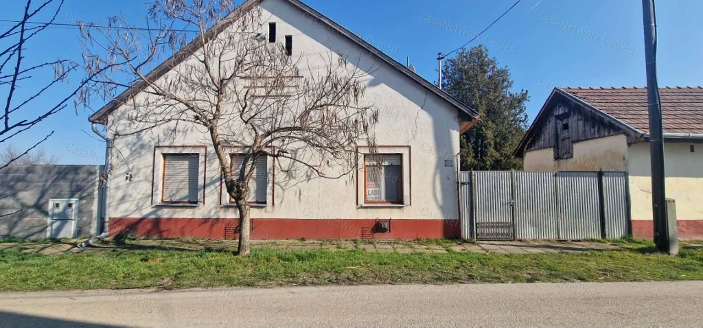 Nagykőrösön családi ház eladó!