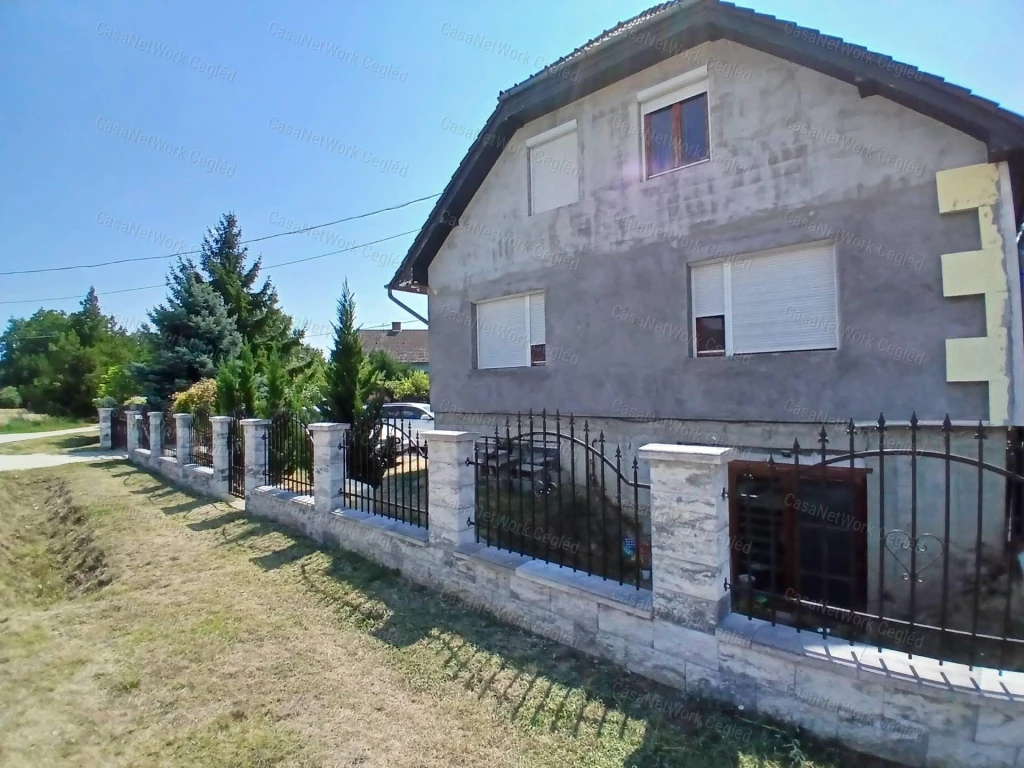 ELADÓ Pilisi 170 m2-es családi ház