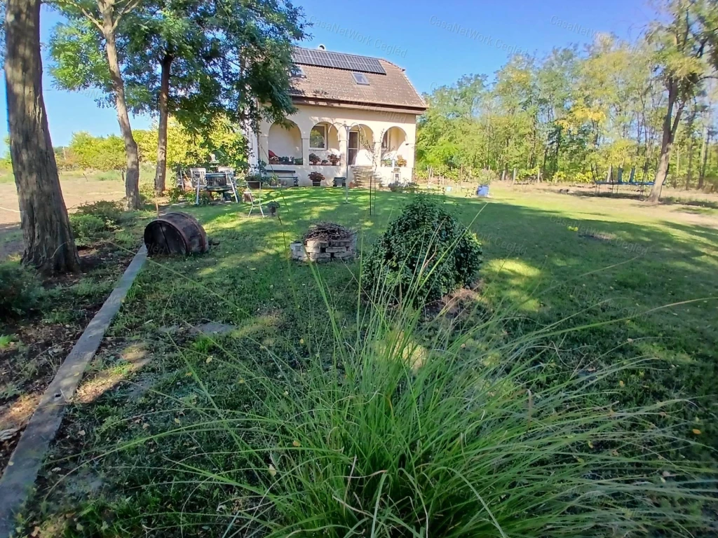 Eladó Csemő-Zöldhalom-ban Zártkerti 88 m2 családi ház.