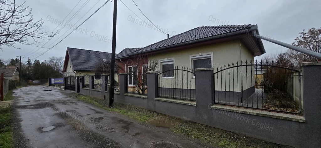 Eladó családi ház Abonyban!