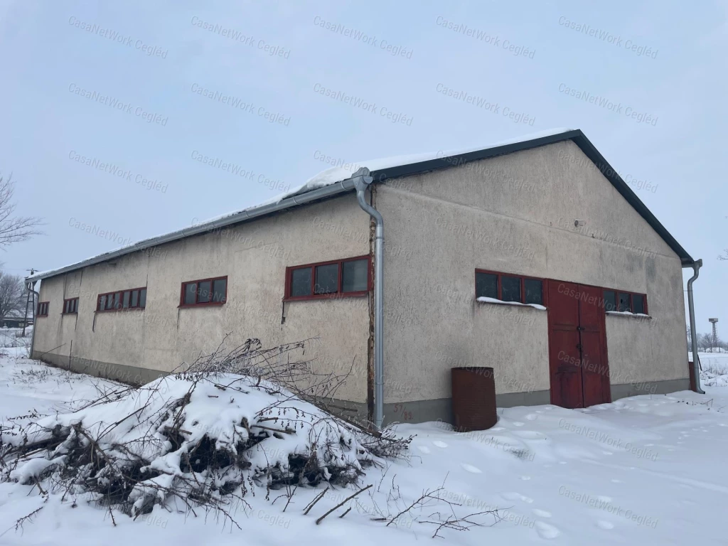 Raktározási,kereskedelmi,ipari célú tevékenységekhez ingatlan eladó