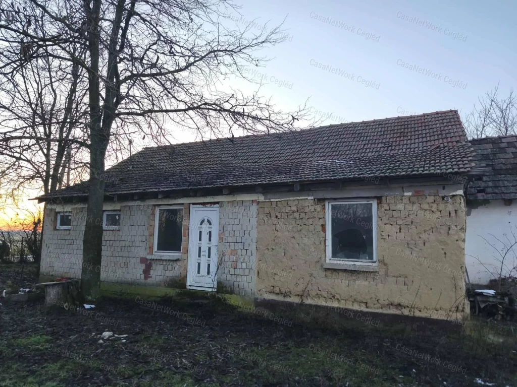 Eladó Tanya Tápiószele felújításra szoruló