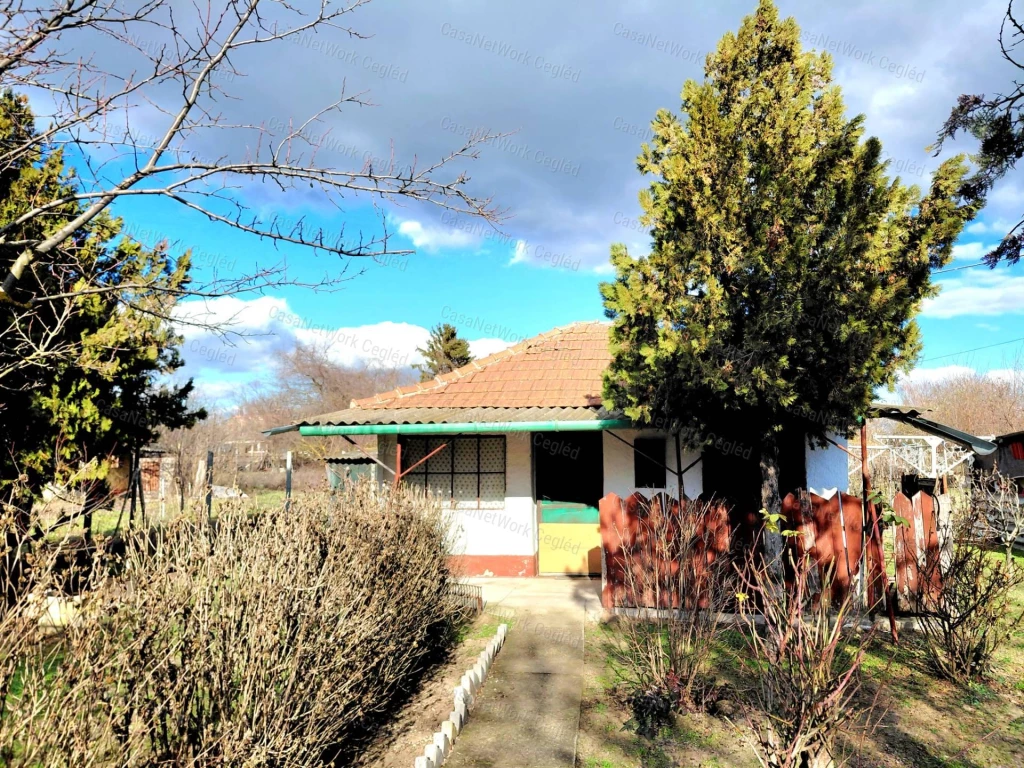 For sale closed garden, Cegléd