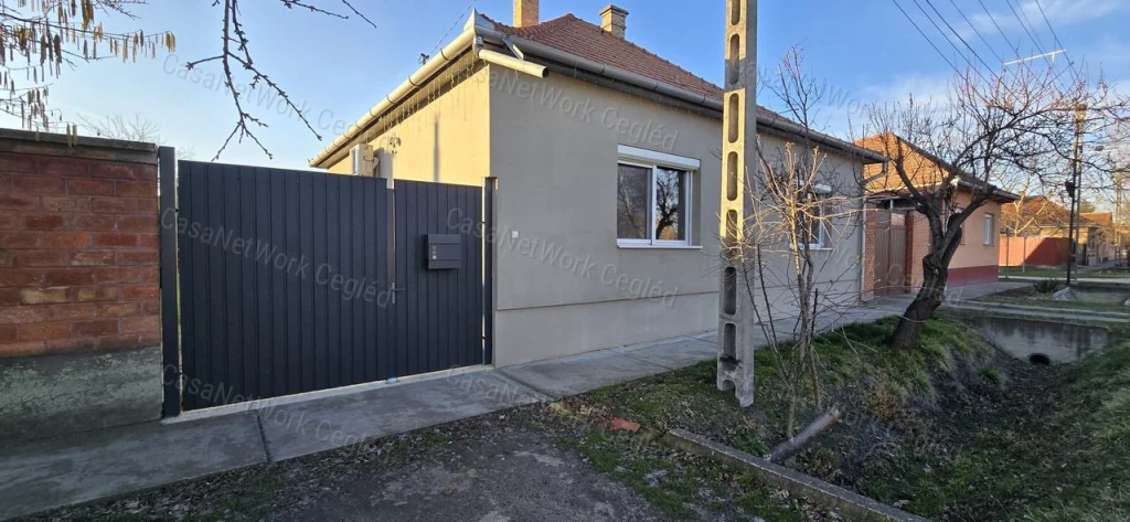 For sale house, Cegléd