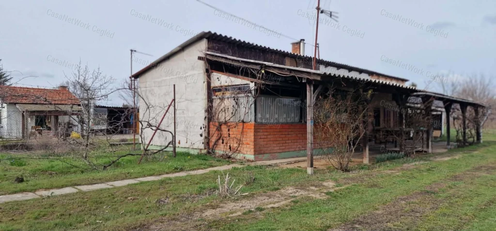 Eladó zártkerti ingatlan Cegléden – Öregszőlőben!