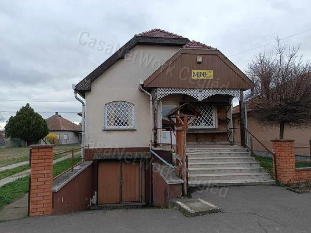 Tápiószelén üzleti ingatlan eladó