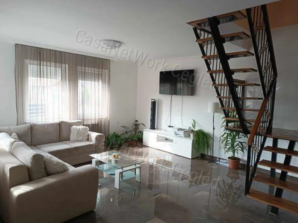 c3-1-name c2-1-name, Tápiószentmárton