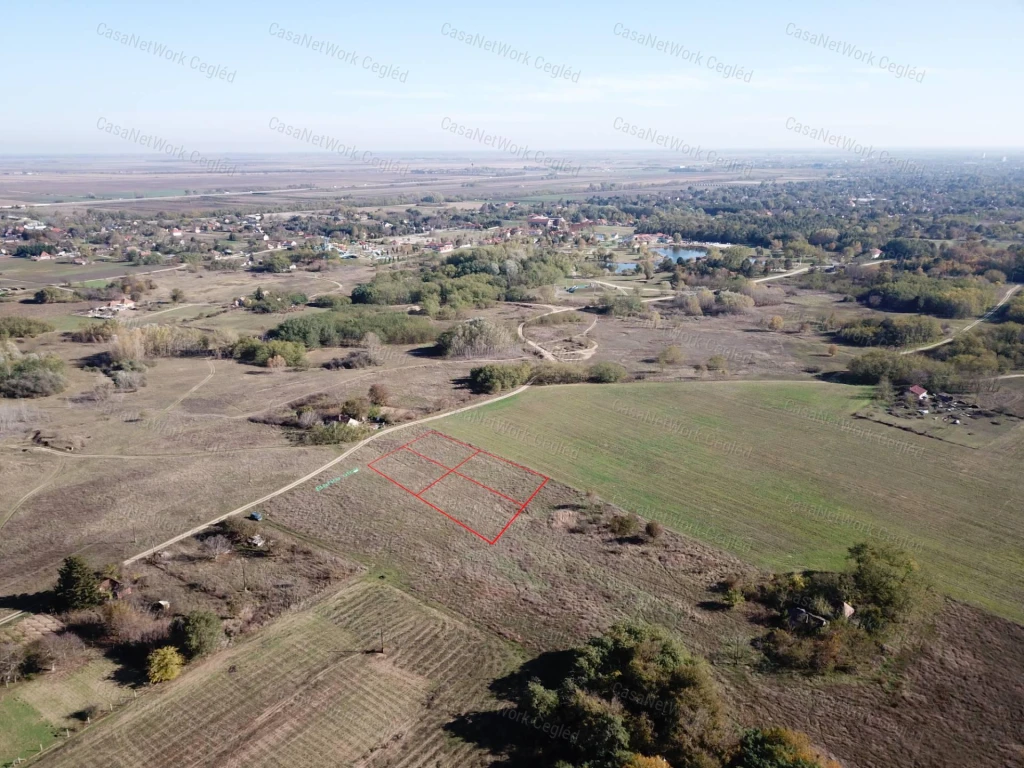 Eladó építési telek