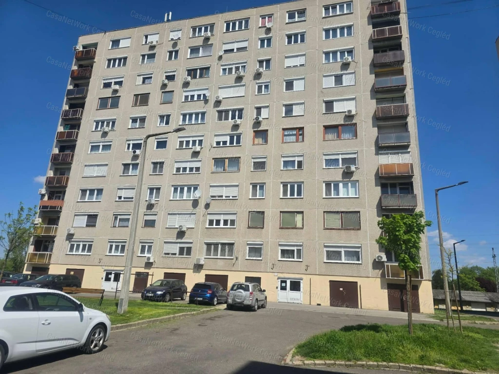 Eladó felújítandó panel lakás