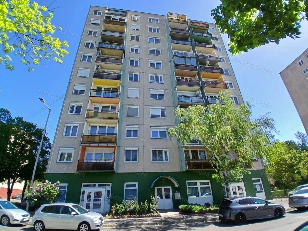 ELADÓ 1. emeleti Ceglédi 57 m2 Panellakás.
