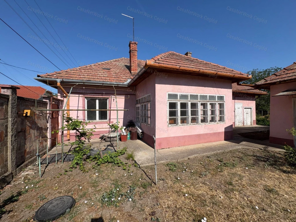 c3-1-name c2-1-name, Nagykőrös