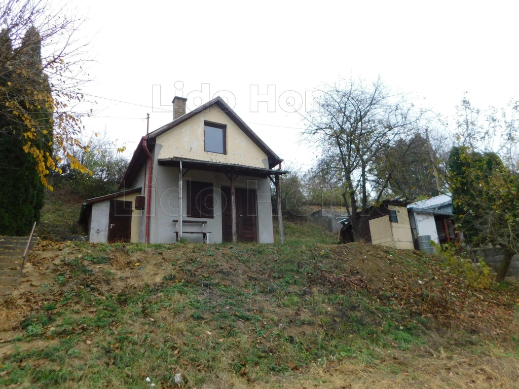 Eladó zártkerti ingatlan csodás panorámával!