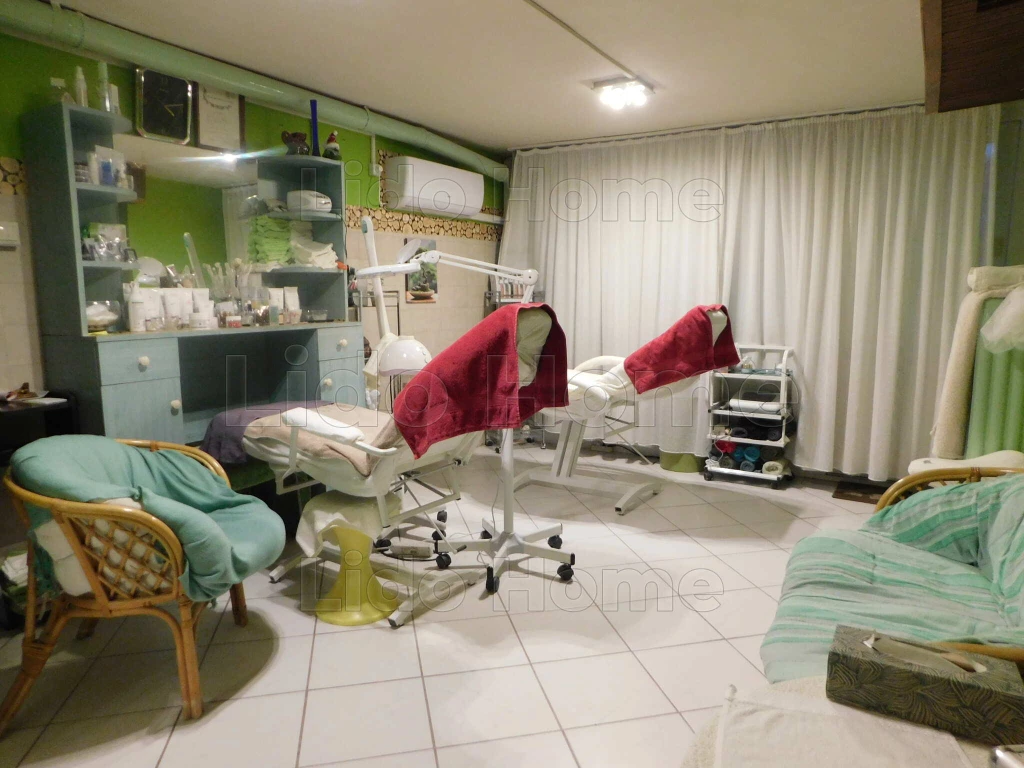 Árcsökkenés!!! Belvárosi, kiváló elhelyezkedésű földszinti üzlethelyiség eladó!