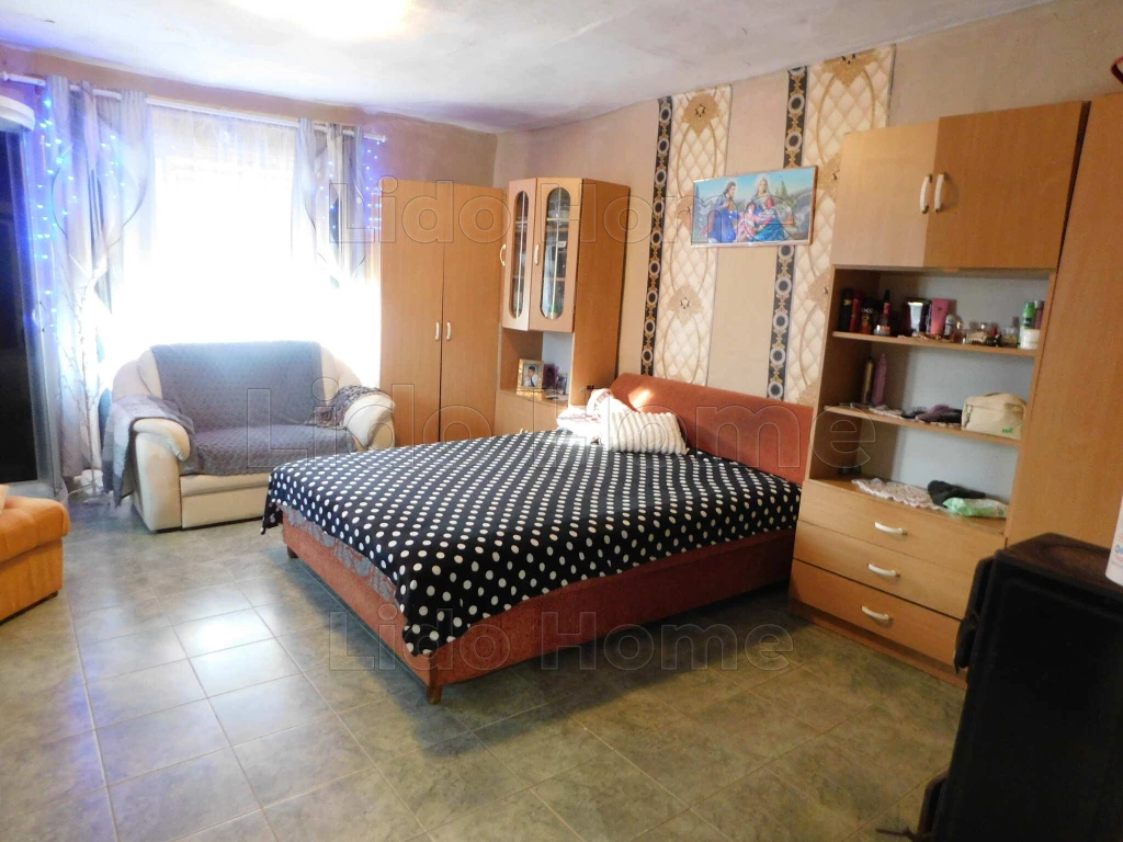 Óriási lehetőség NAKON! 1300 m² telek + felújítandó ház kedvező áron!