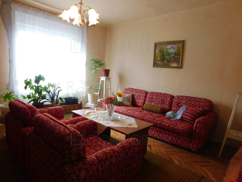 Vidéki nyugalom, modernizált alapok – tágas otthon lehetőségekkel Kaposfőn!