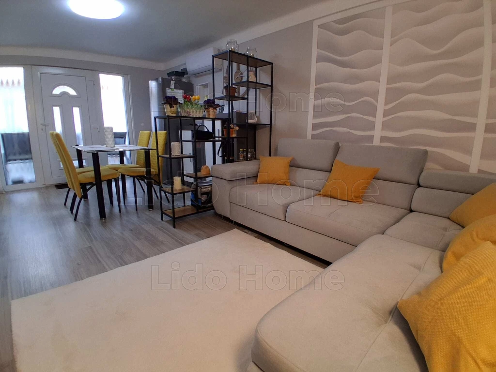 Modern, igényesen felújított nyaraló a Dombovár-Gunarasfürdőn!