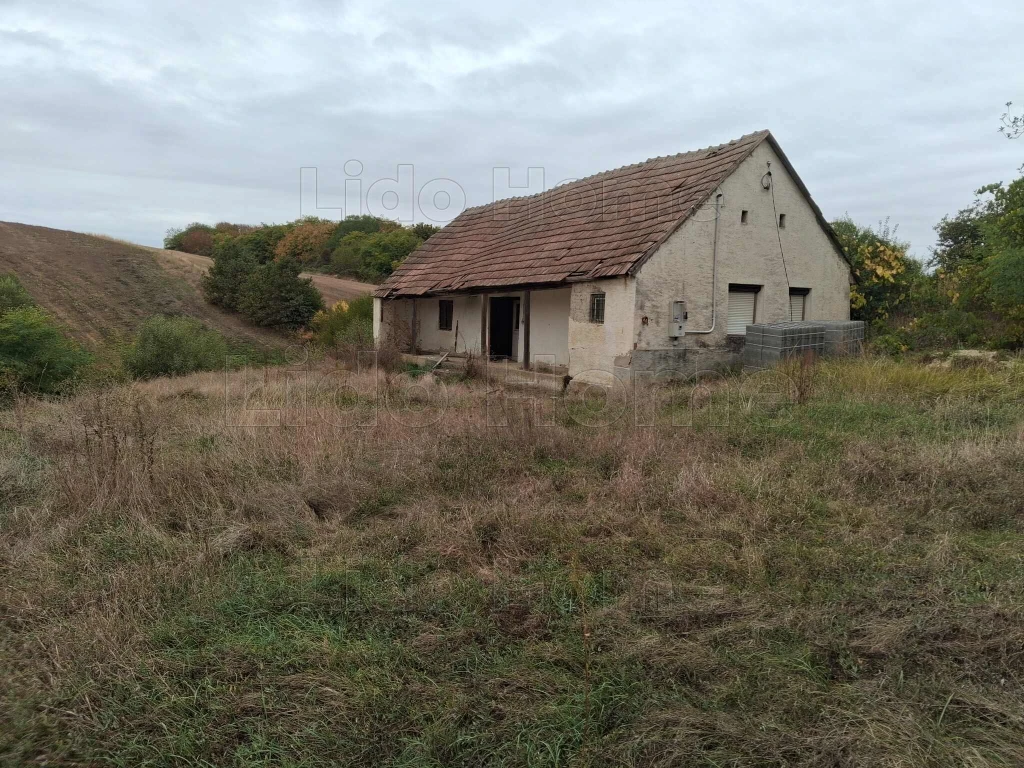 Felújítandó családi ház eladó Jágónakon, gyönyörű panorámával!