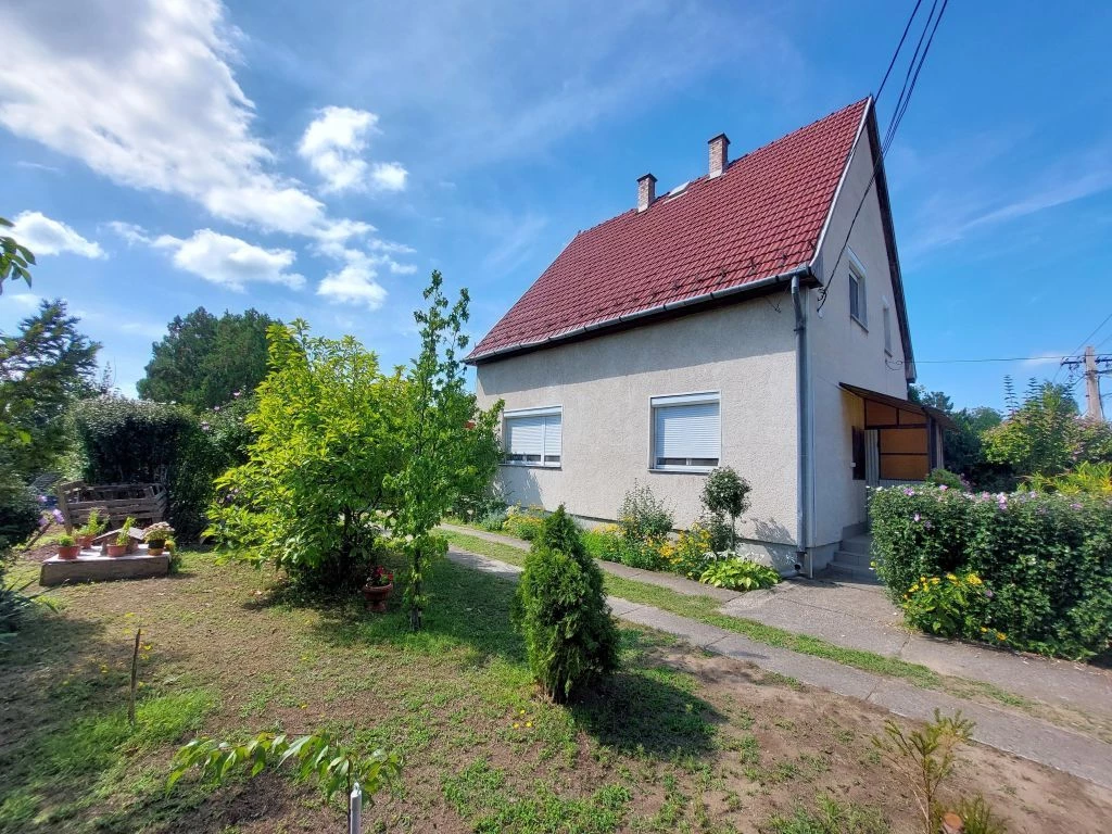 Dunakeszin eladó családi ház!