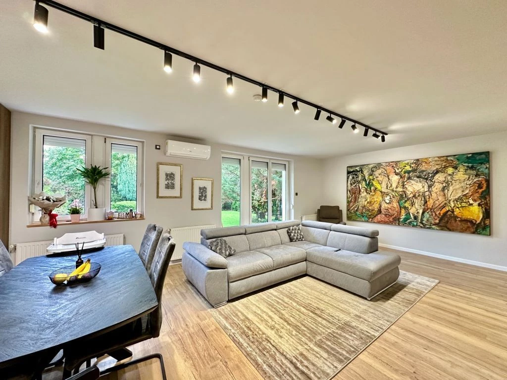 Kertkapcsolatos lakás tükörhegy szívében!