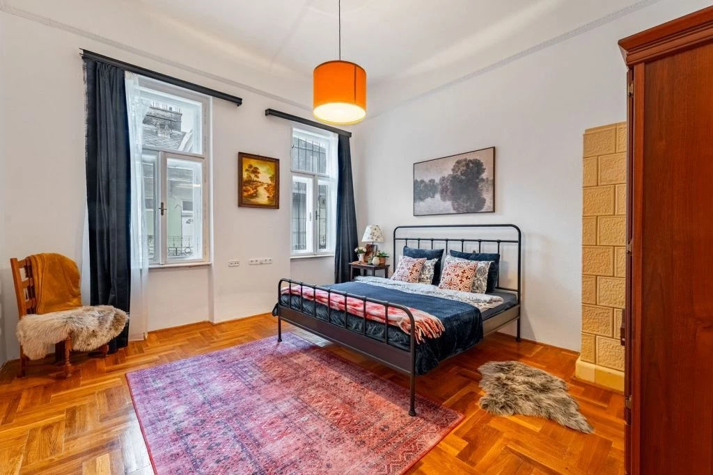 Két lakássá alakítható belvárosi ingatlan az erzsébet körúton!