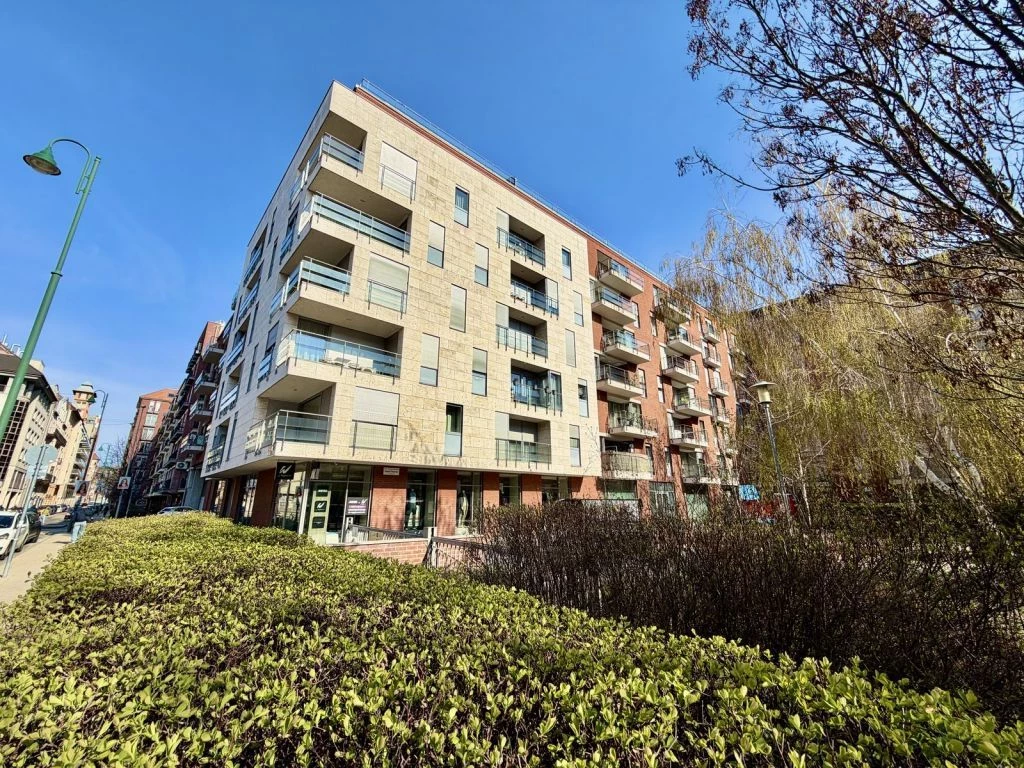 Parkra néző, erkélyes 3 szobás lakás garázzsal kiadó – dandár utca