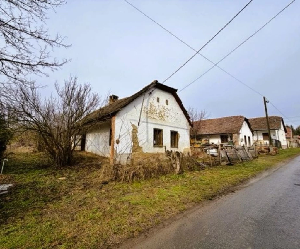 Nagy telekkel rendelkező felújítandó ingatlan eladó kisszékelyen