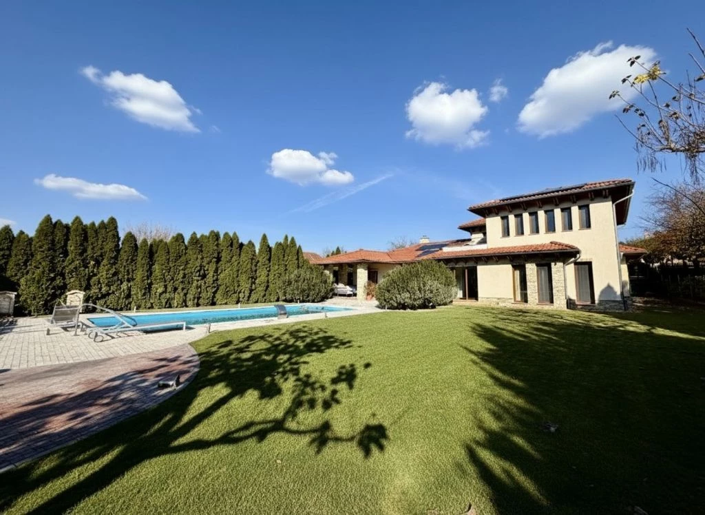 Xvii. kerületben 7 szobás luxus családi ház 1833 m² telken, fűthető medencével és hőszivattyúval