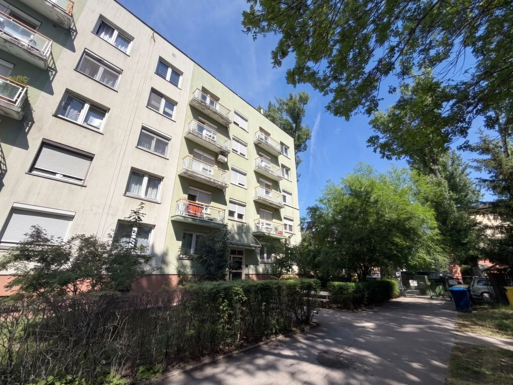 Csendes, zöld környezetben, jó állapotú 31 nm-es lakás mátyásföldön!