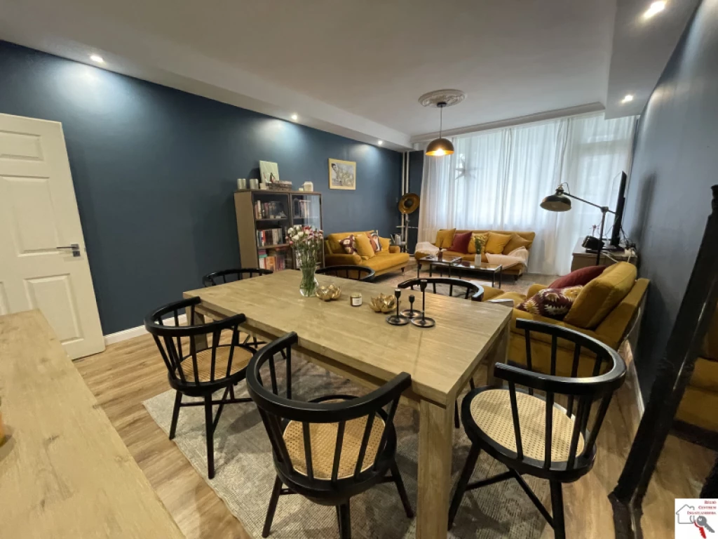 For sale brick flat, Pécs, Uránváros, Eladó felújított, 1. emeleti, nappali + két hálós, erkélyes tégla lakás Pécsett, az Ybl M. utcában