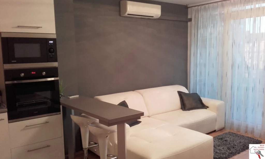 For rent brick flat, Pécs, Belváros, Kiadó nappali + 1 hálós, teraszos lakás Pécsett a Móricz Zsigmond téren