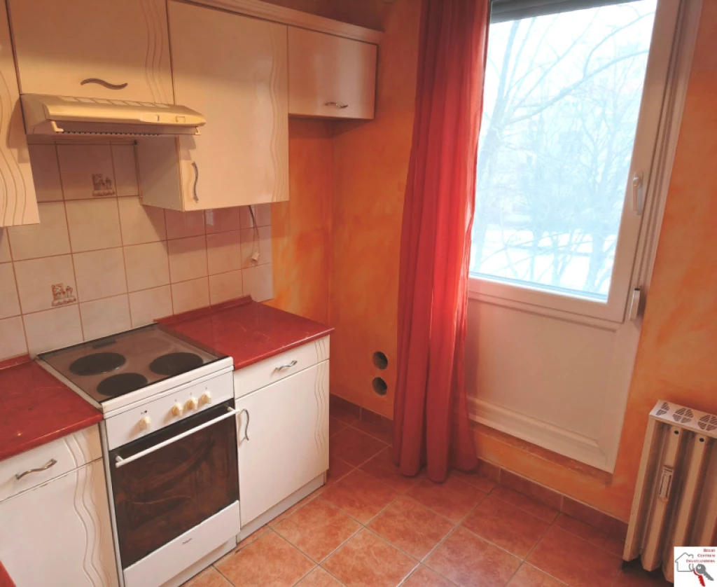 c3-1-name c2-20-name, Pécs, Kertváros, Eladó 4/3 emeleti, 3 szobás, erkélyes panellakás Pécsett a Maléter Pál úton