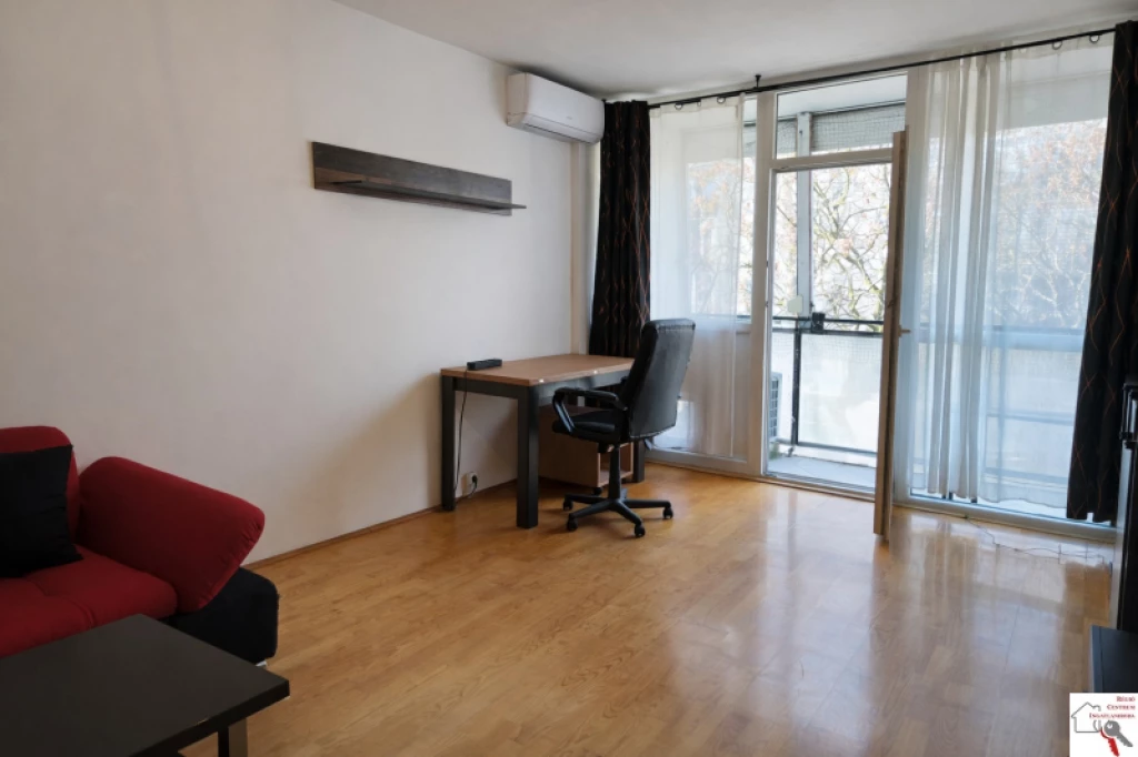 c3-2-name c2-20-name, Pécs, Kertváros, Kiadó 4/2 emeleti 3 szobás, erkélyes, felújított lakás Pécsett az Etelka utcában