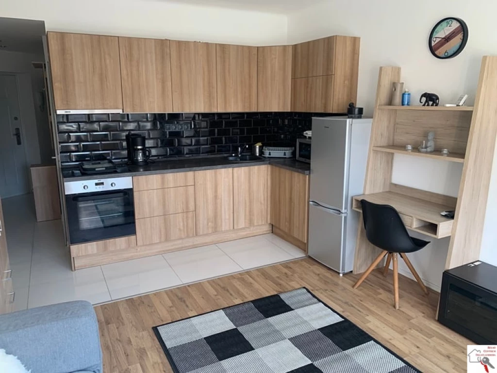 c3-1-name c2-19-name, Pécs, Belváros, Eladó 4/3 emeleti másfél szobás tégla lakás Pécsett a Szabadság úton