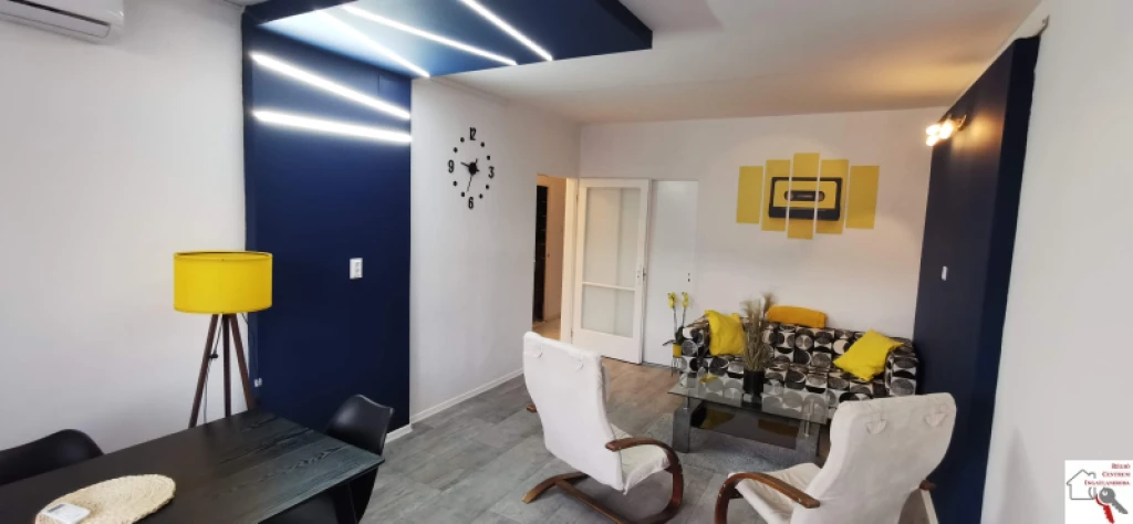 Eladó panellakás, Pécs, Egyetemváros, Eladó 3 szobás, erkélyes igényesen felújított lakás Pécsett a Szigeti úton