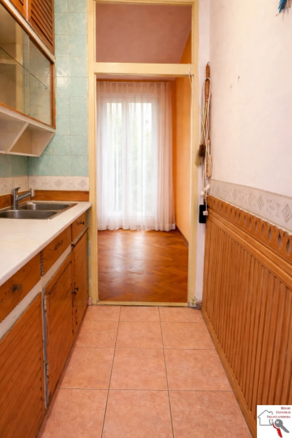 c3-1-name c2-20-name, Pécs, Uránváros, Eladó földszinti, erkélyes, 2,5 szobás lakás Pécsett a Kerényi Károly utcában