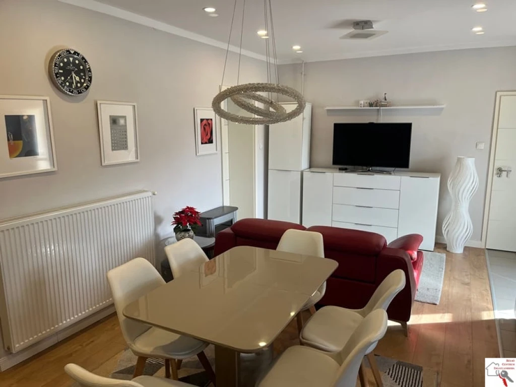 Kiadó téglalakás, Pécs, Ispitalja, Kiadó nappali + 2 hálós, erkélyes trendi lakás Pécsett a Semmelweis utcában