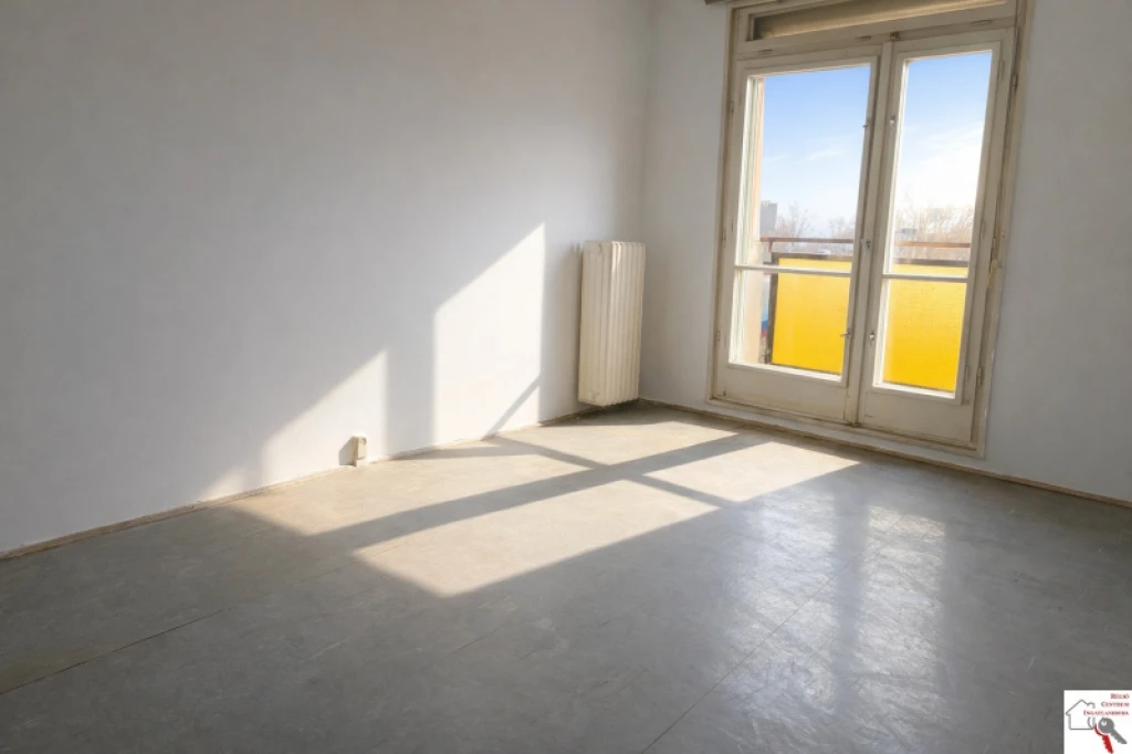 c3-1-name c2-20-name, Pécs, Kertváros, Eladó 10/8 emeleti 2 szobás lakás Pécsett a Varsány utcában