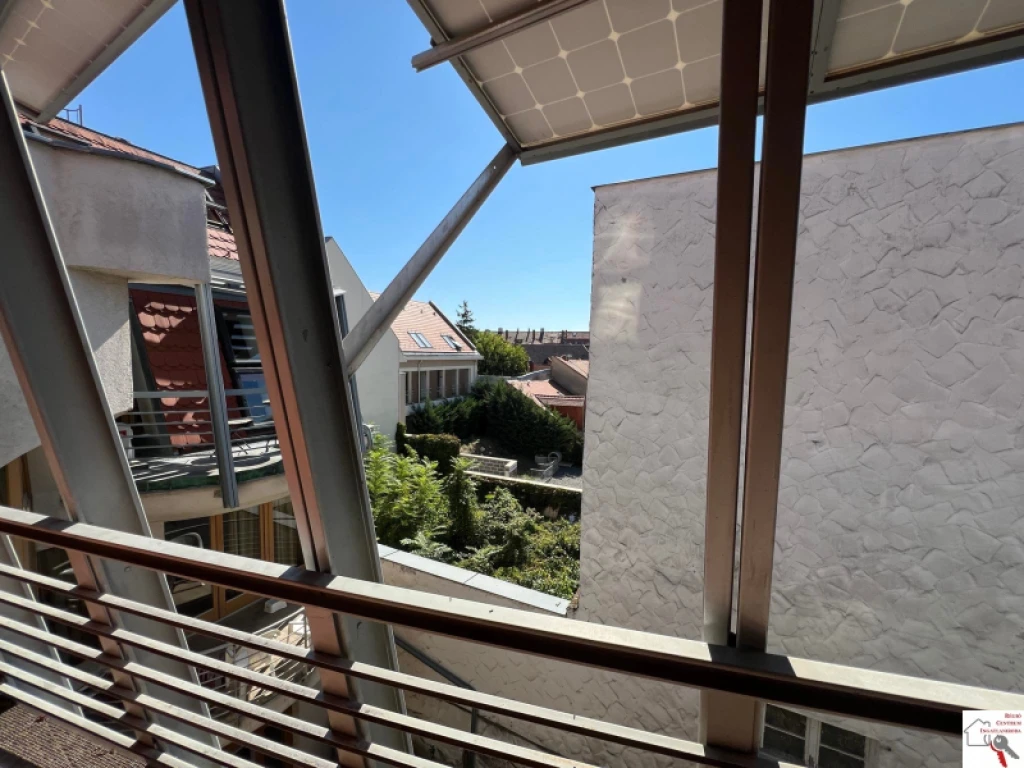 Kiadó téglalakás, Pécs, Belváros, Kiadó nappali + 1 hálós, teraszos lakás Pécsett a Jókai utcában