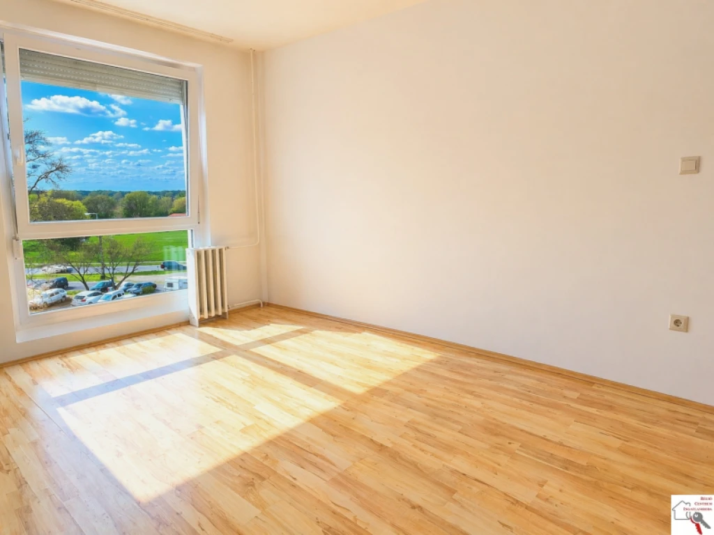 c3-1-name c2-20-name, Pécs, Kertváros, Eladó 4/3 emeleti, 2,5 szobás lakás Pécsett, Kertváros frekventált részén