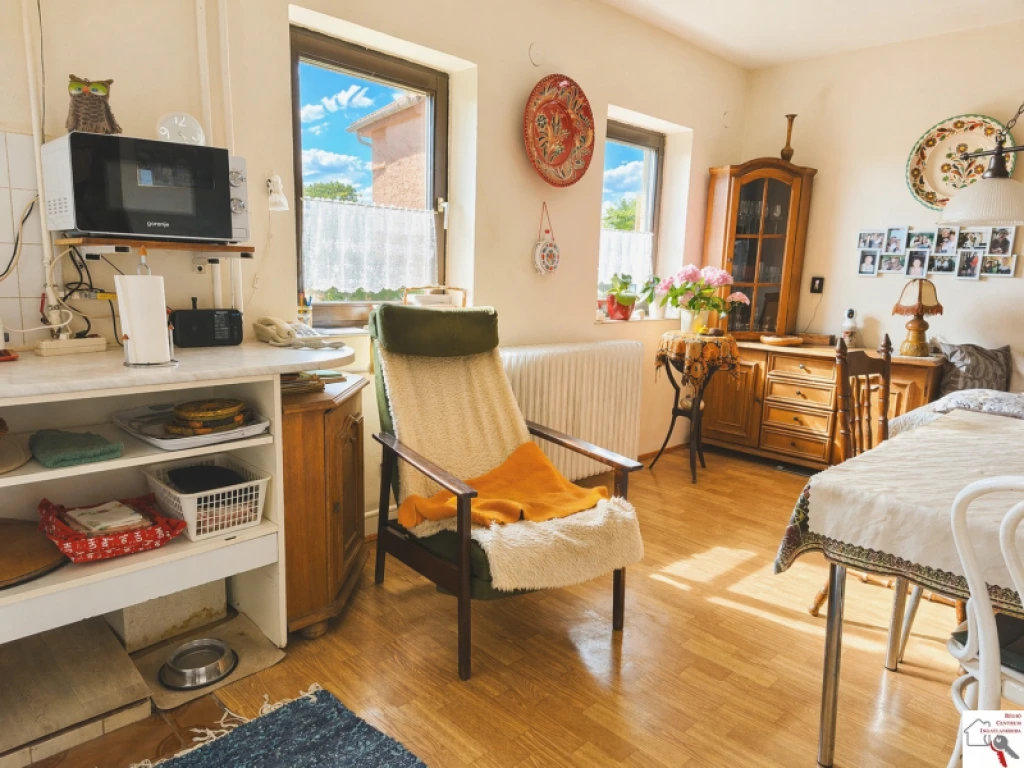 Eladó családi ház, Pécs, Mecsekoldal-Donátus, Eladó nappali + 3 hálós családi ház természetközeli helyen Pécsett, Donátusban