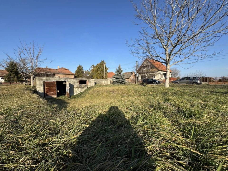 Eladó építési telek, Dömsöd