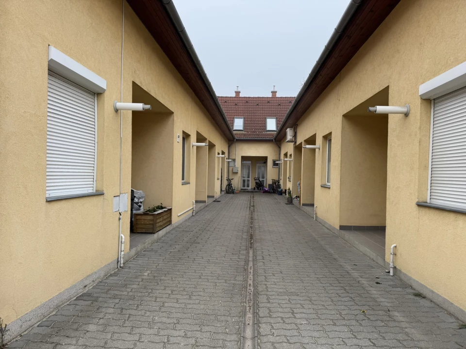 For sale condominium, Ráckeve