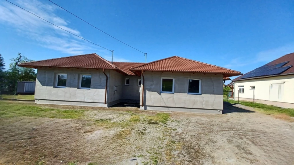 For sale semi-detached house, Bugyi