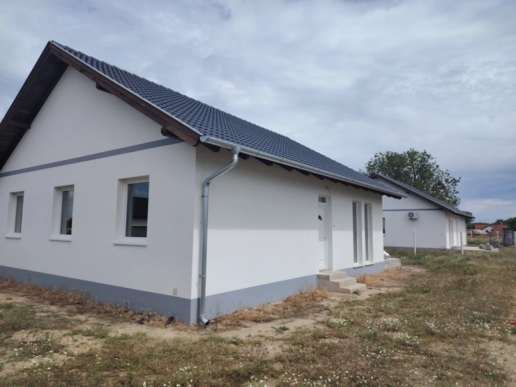 For sale semi-detached house, Inárcs