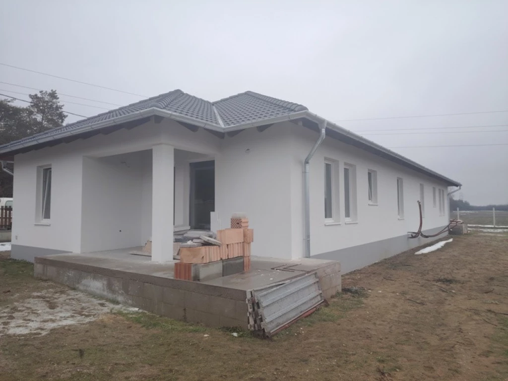 Eladó ikerház, Kakucs