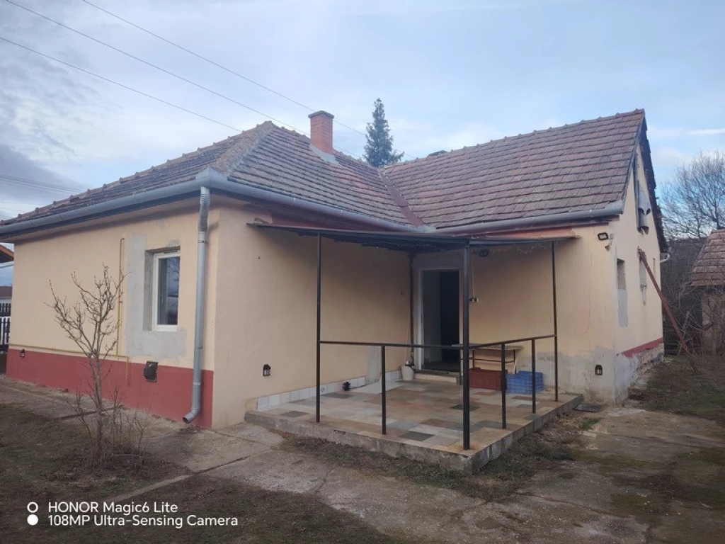 Eladó családi ház, Dabas