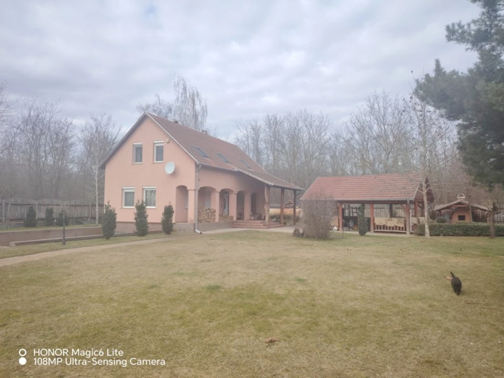 Eladó egyéb mezőgazdasági ingatlan, Újlengyel