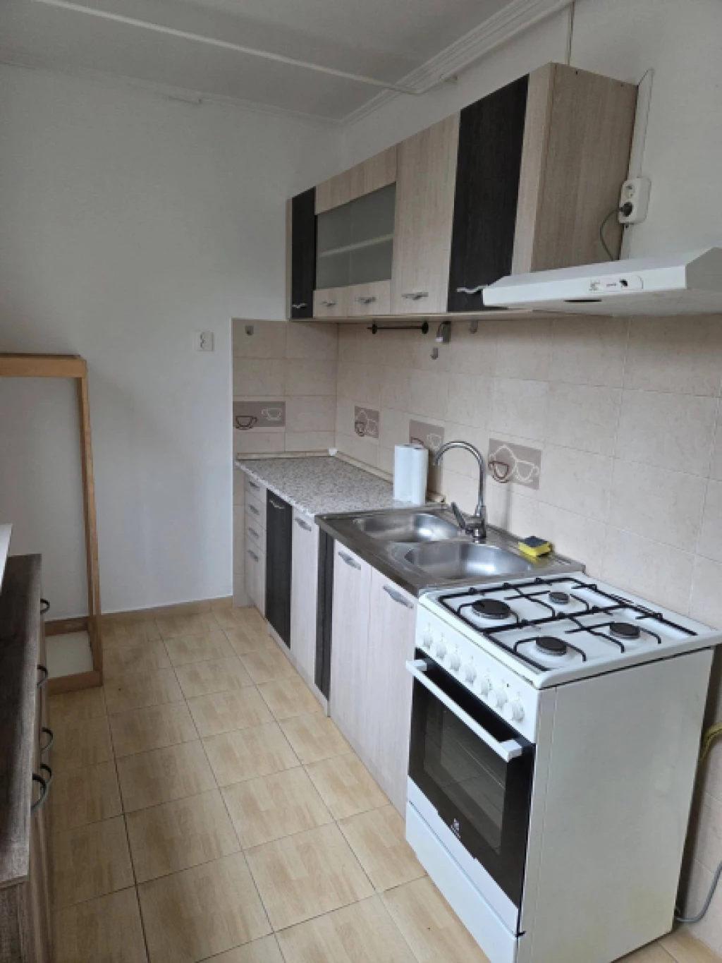 Eladó panellakás, Dabas